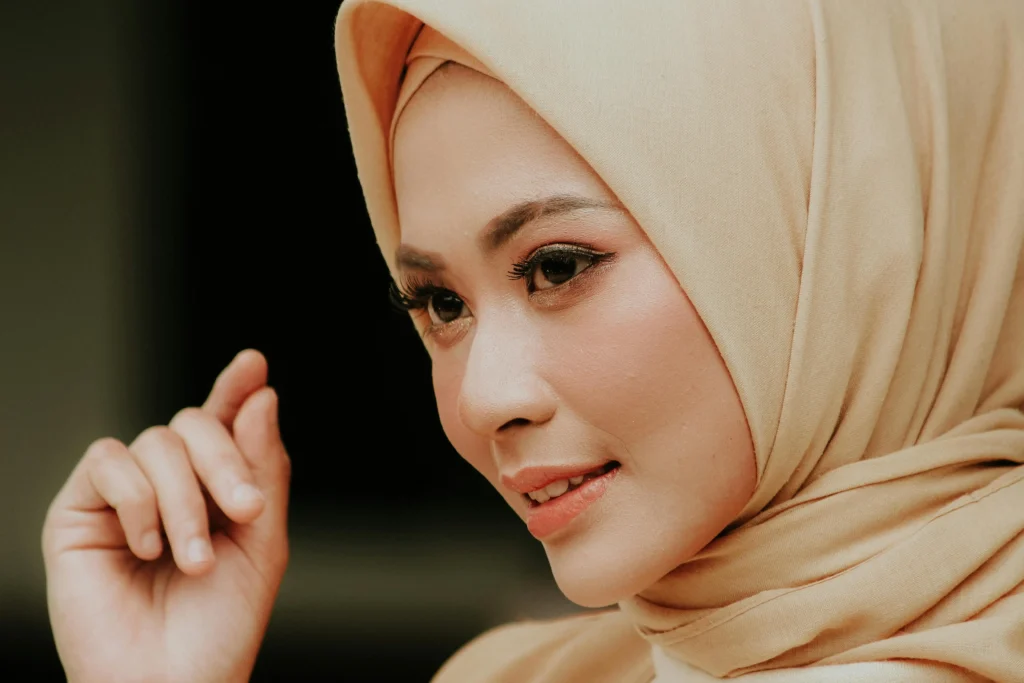 monochrome modest outfits