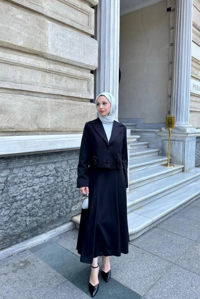 Monochrome Neutral Looks